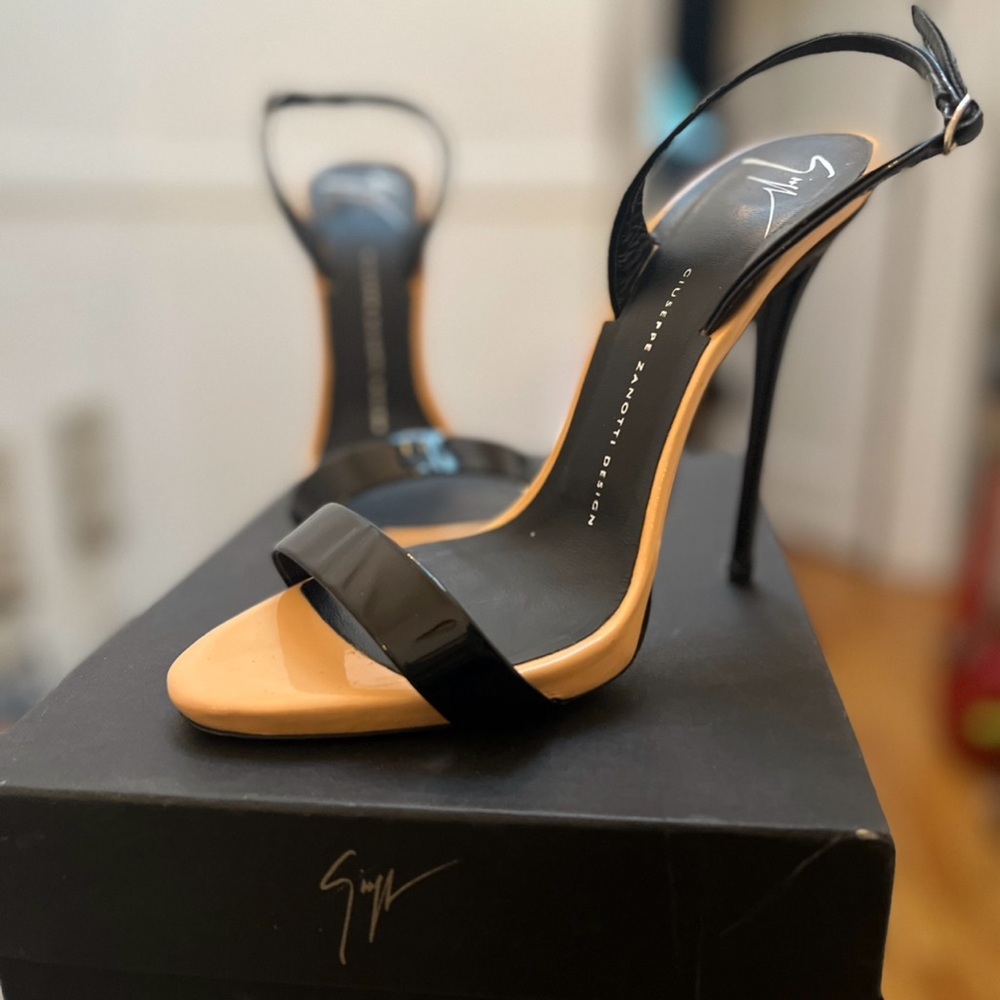 Giuseppe Zanotti Patent Leather Stilleto Sandal Black/Peach